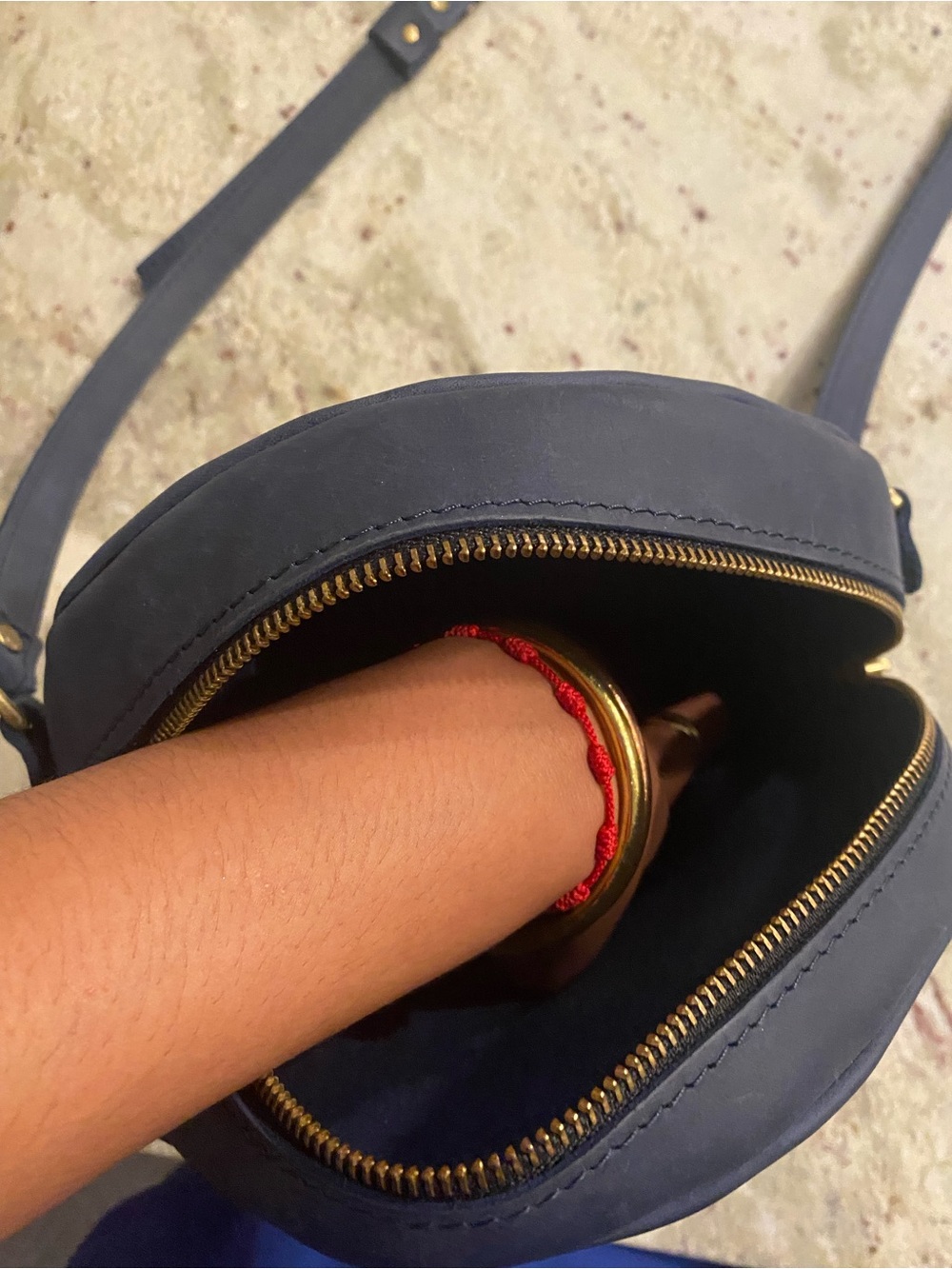 Portland Leather-Crossbody - Picture 5 of 6